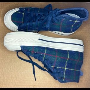 Plaid Nizza platform shoes. Sneakers for holiday winter style